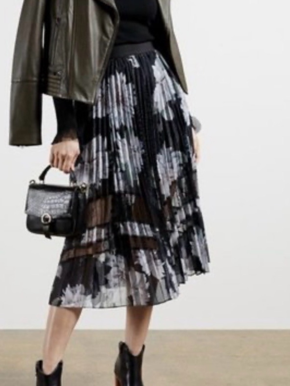 Ted Baker CLOVE Black and Gray Floral Pleated Floral Midi Skirt. US SIZE 14